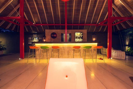 Retro Pub, By Pledge3