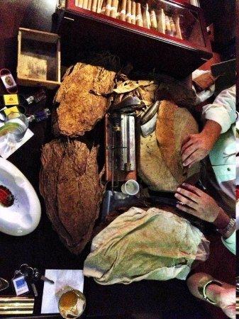 Inca Cigar Bar & Lounge