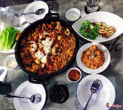 HanCook Cafe & Food