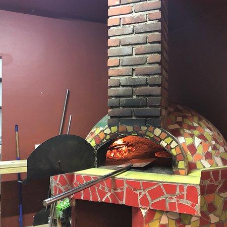 DelTano's Wood Fired Pizza & Pasta