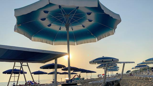 Blueout Bathing Establishment & Beach Bar