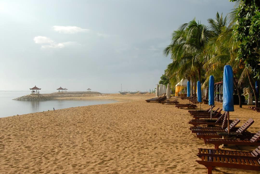 der Strand von Sanur
