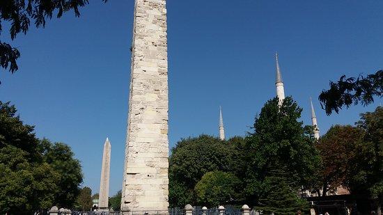 der Obelisk
