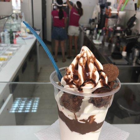 Yaourtaki Frozen Yogurt & More