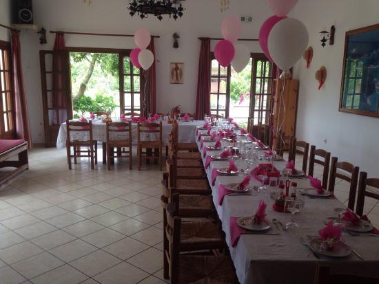 Aspros Taverna