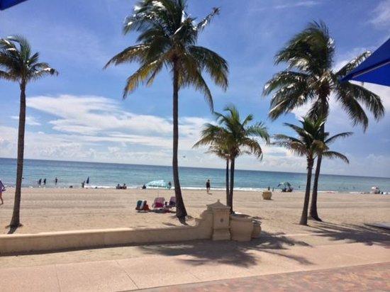 Oceans 13 Sports Bar and Grill