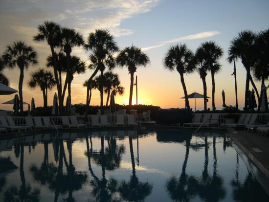 The Beachcomber Bar & Grill