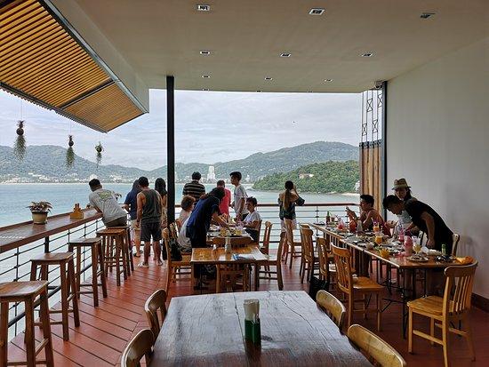 Letong Bar & Restaurant