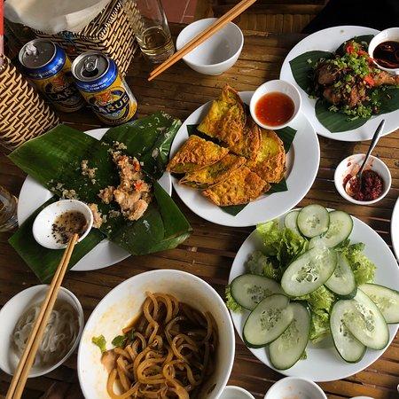 Breeze Restaurant and Basket Boat