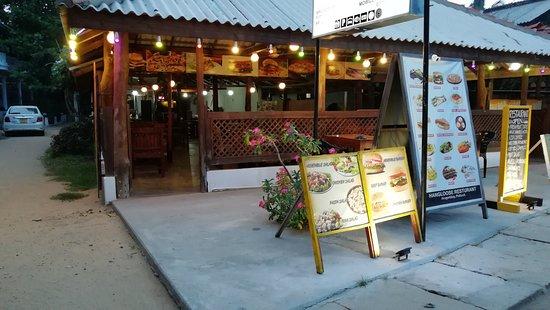 Hangloose Restaurant Arygambay