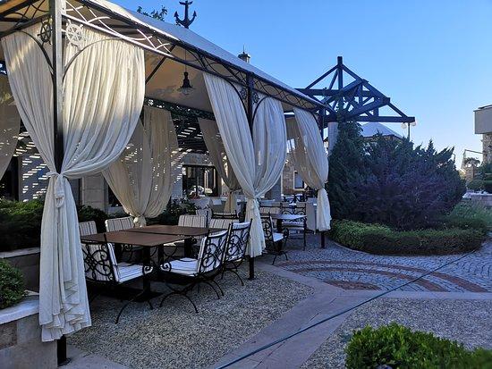 Yacht Club By Petrus