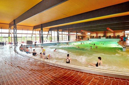 Meerwasser-Hallenwellenbad