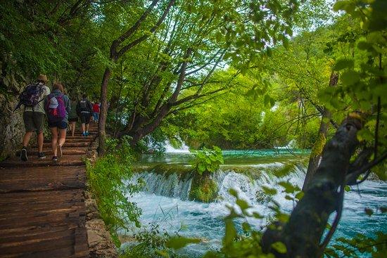 Plitvice Lakes by Boat & Bus
