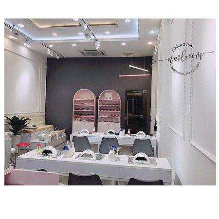 Nail Room